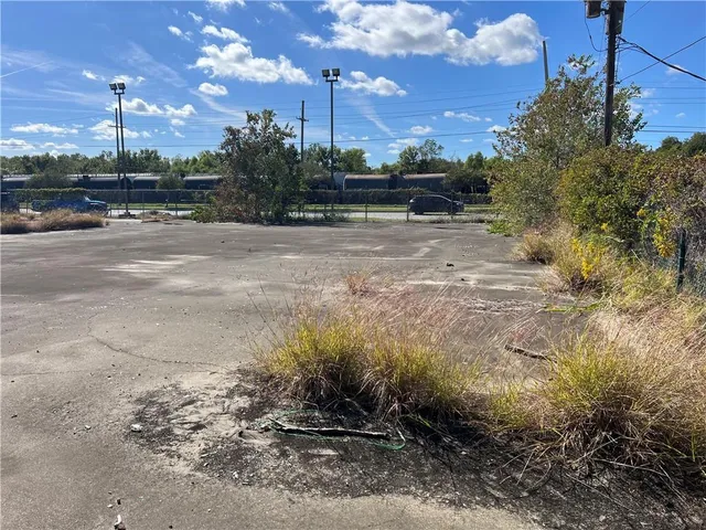 $175,000 | 7431 West St Bernard Highway, Arabi, LA 70032