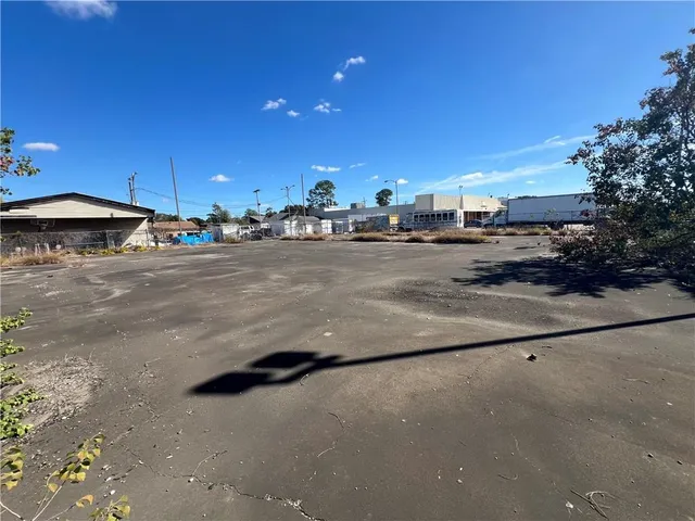 $175,000 | 7431 West St Bernard Highway, Arabi, LA 70032