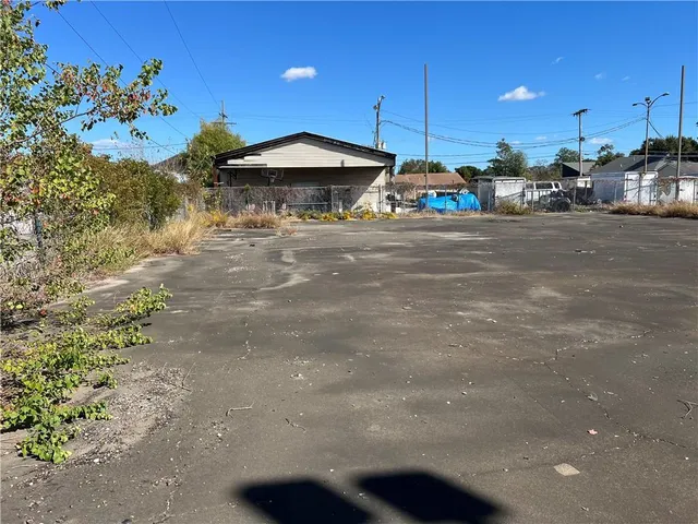 $175,000 | 7431 West St Bernard Highway, Arabi, LA 70032