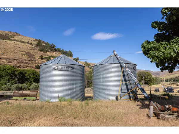 $7,250,000 | 1056 Rock Creek Road, Roosevelt, WA 99356