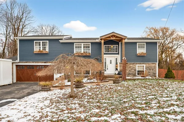 $349,900 | 4055 South Fancher Road, Clarendon, NY 14470