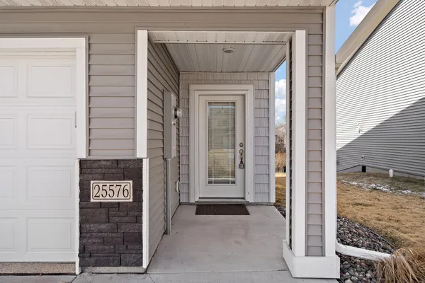 $270,000 | 25576 5th Street West, Zimmerman, MN 55398