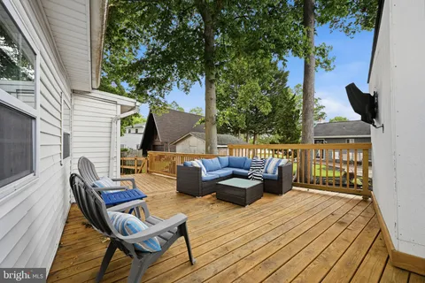 $430,000 | 1815 Glenarm Road, Edgewater, MD 21037