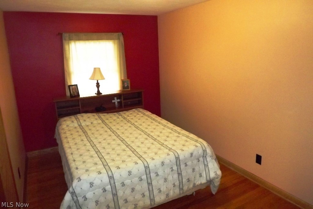 2882 Linwood Road Akron, OH 44312 - Photo 11 of 22 Master Bedroom 9x14
This master bedroom has beautiful hardwood floors and a large closet.
