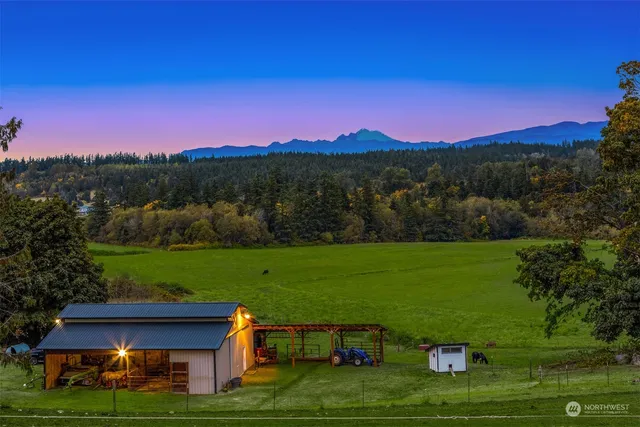 $1,850,000 | 221 Baker View Lane, Camano Island, WA 98282