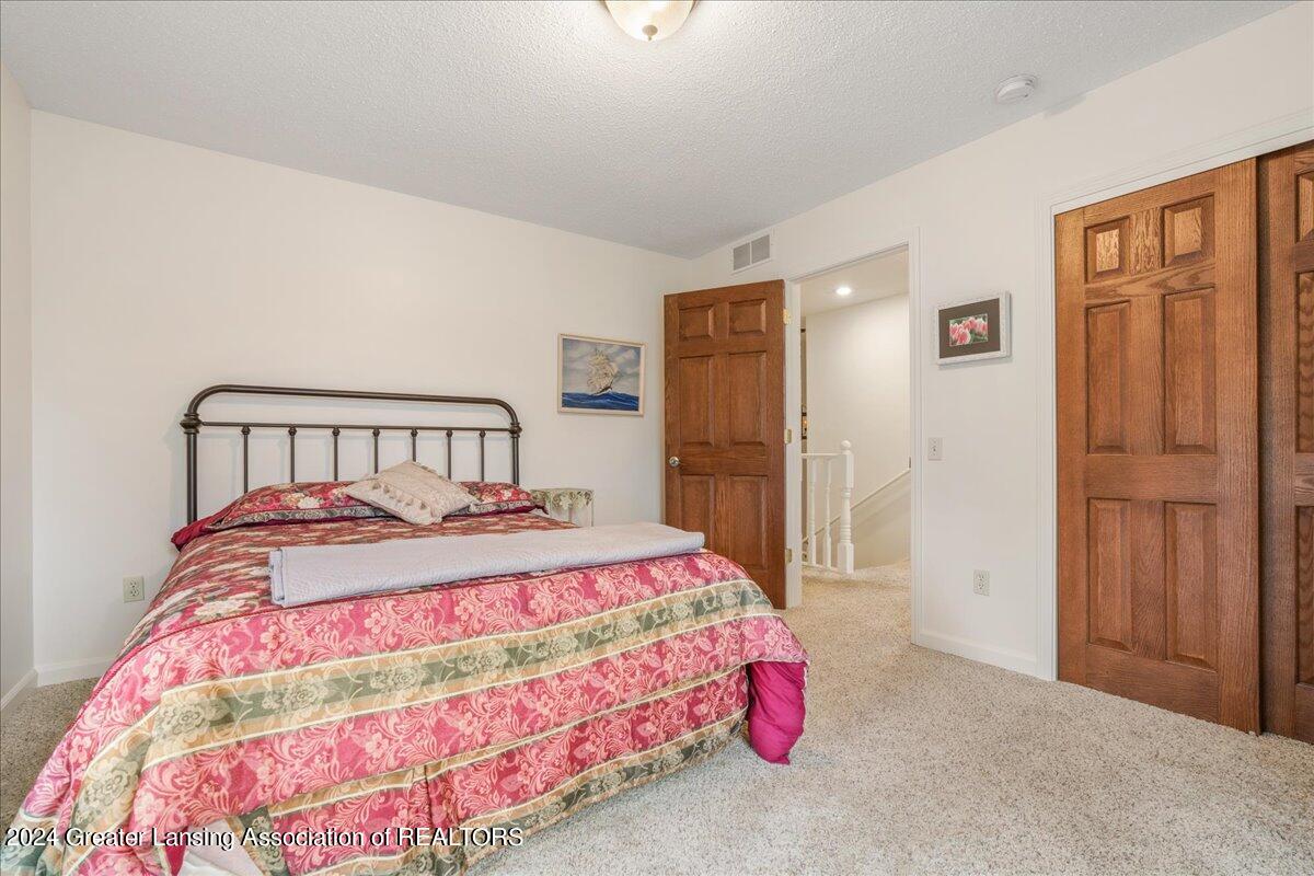 447 Charleston Road Lansing, MI 48917 - Photo 20 of 42 22-Media Jett-19