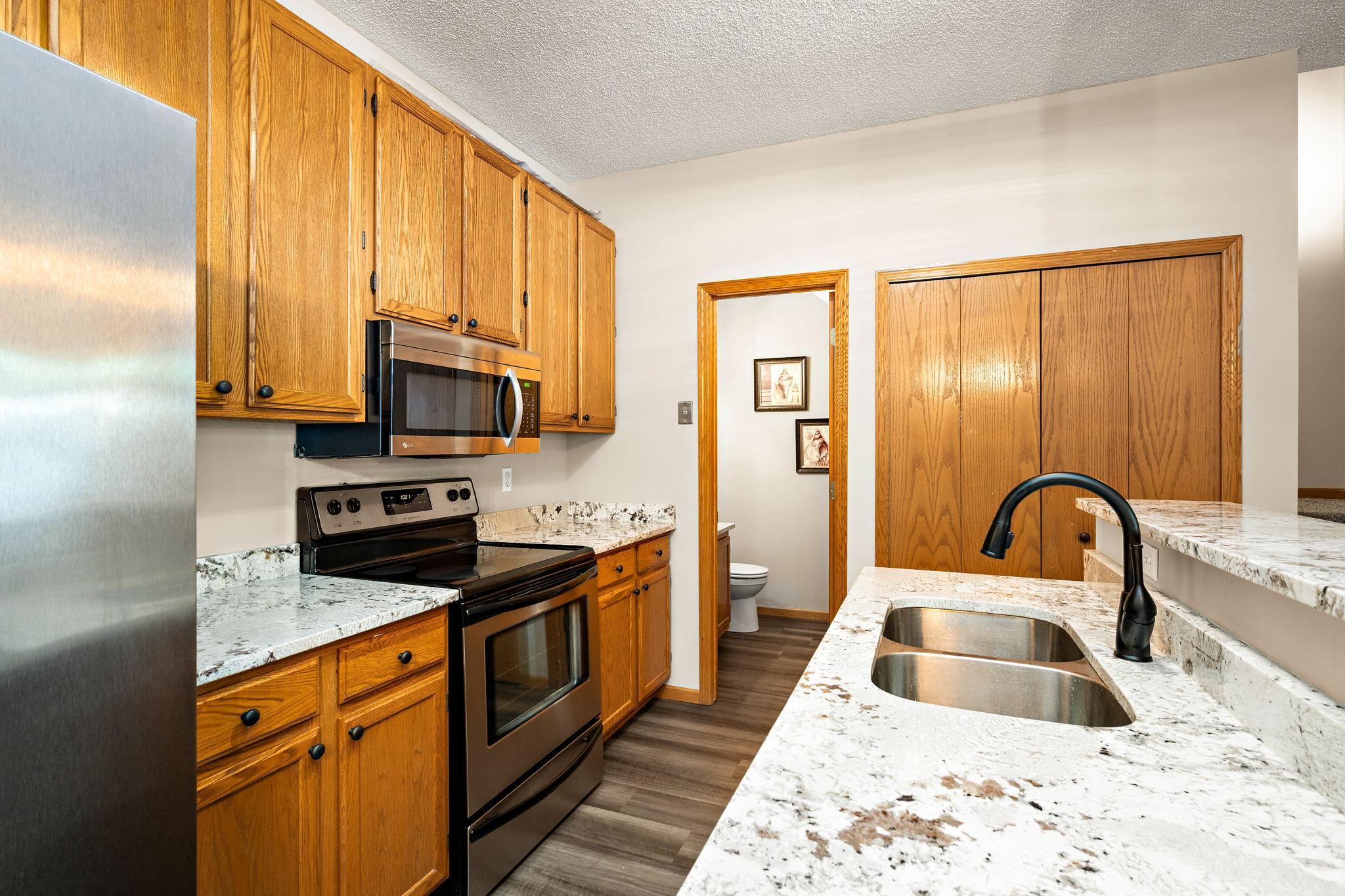 8581 Cortland Road Eden Prairie, MN 55344 - Photo 11 of 22