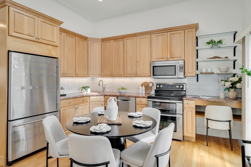 23 Hurd Road, Unit 3 Brookline, MA 02445 - Photo 4 of 15 Gallery Image 4