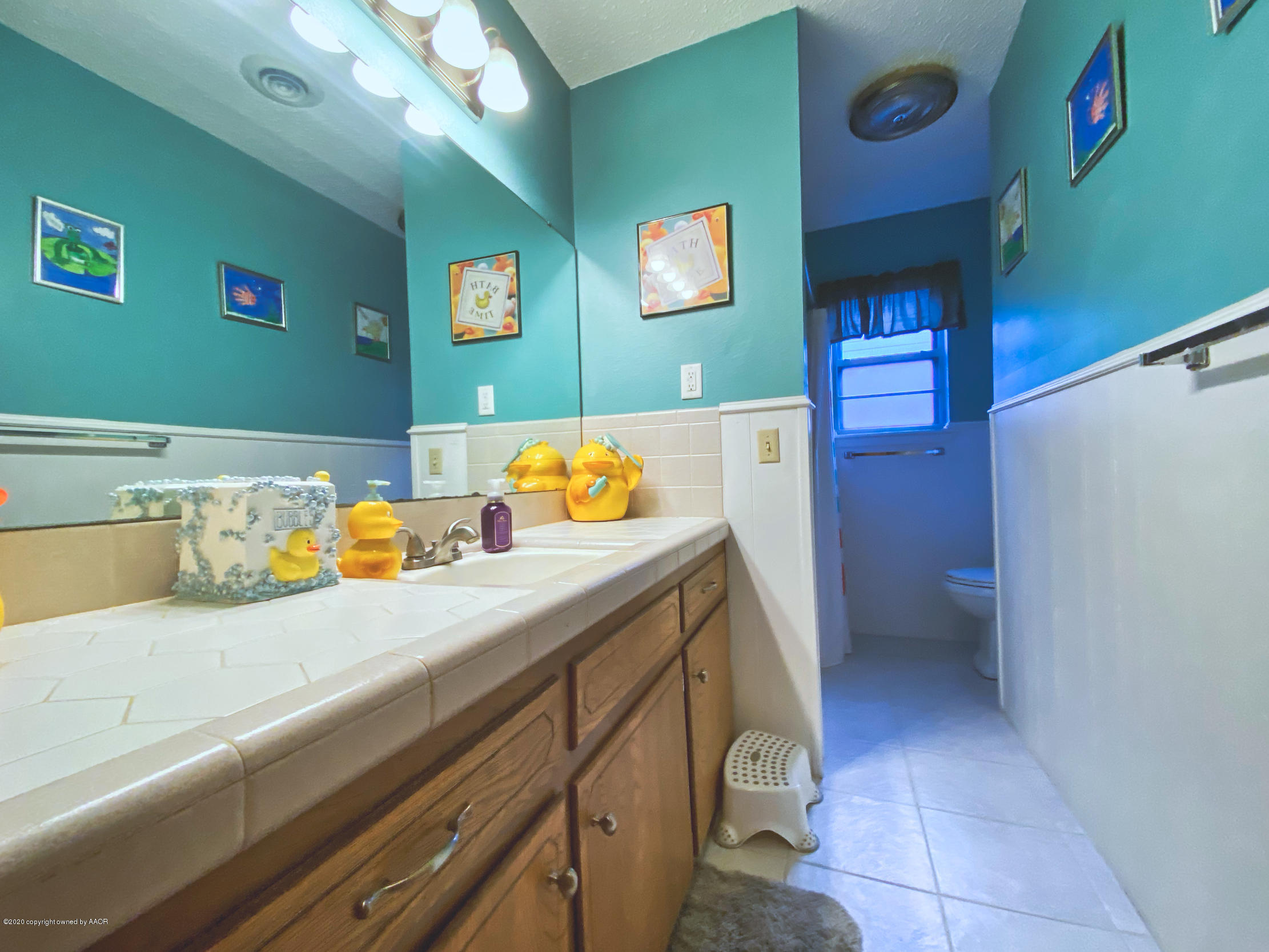 4212 Gary Lane Amarillo, TX 79110 - Photo 18 of 22 bathroom1