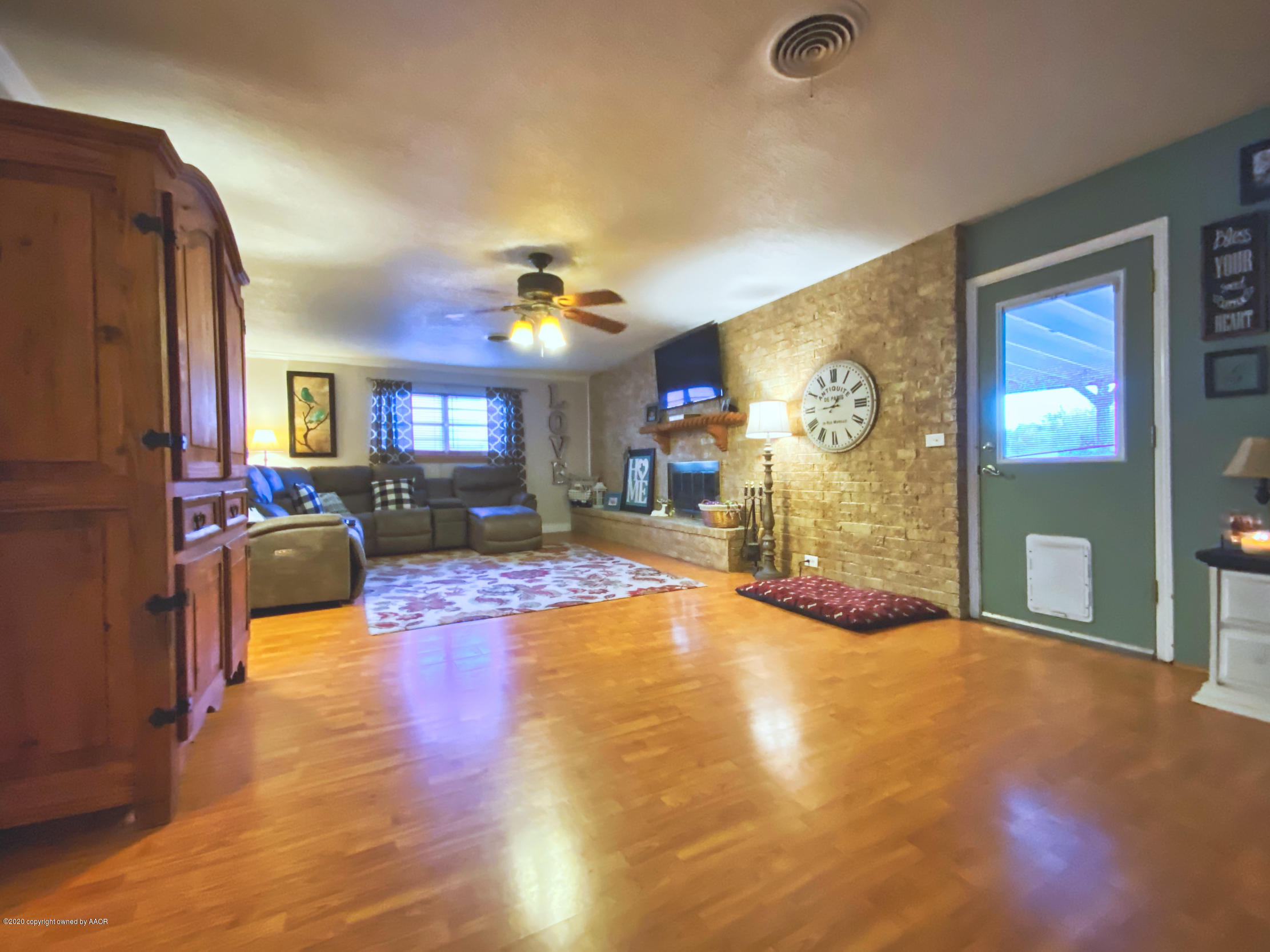 4212 Gary Lane Amarillo, TX 79110 - Photo 4 of 22 living 2