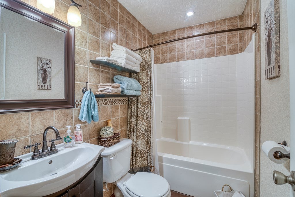 15379 Fall Hill Road Abingdon, VA 24210 - Photo 17 of 24 Gallery Image 17