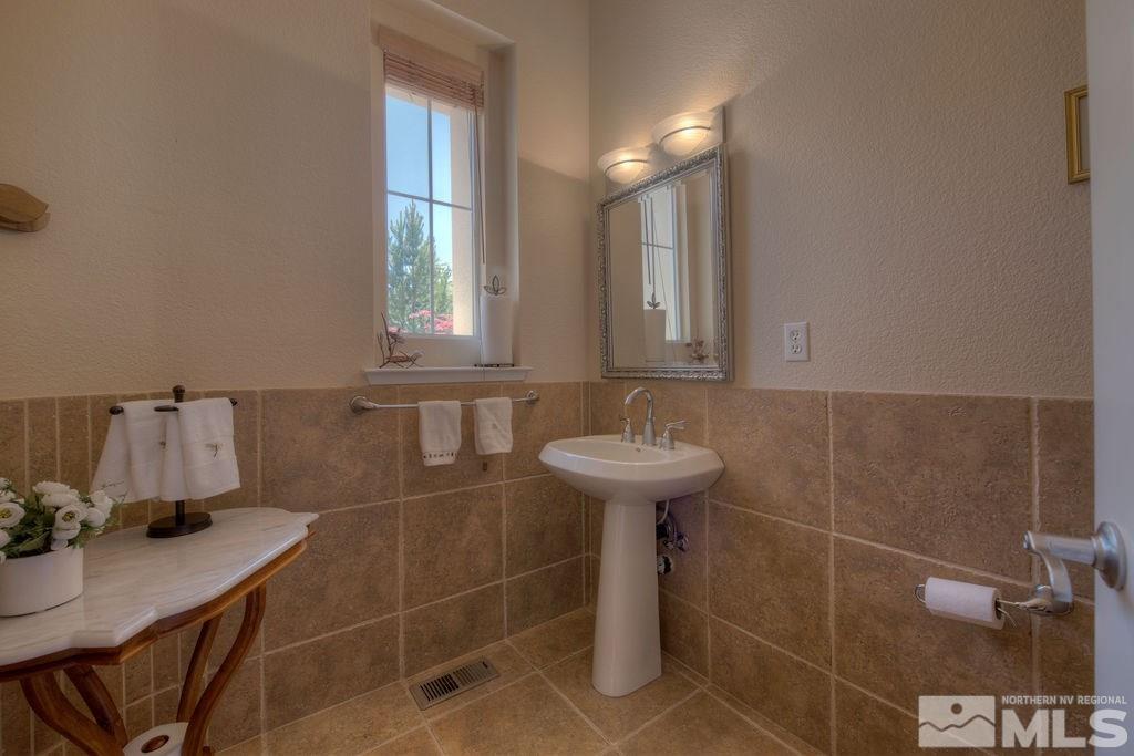 10184 Vía Verona Reno, NV 89511 - Photo 27 of 39 Photo 27