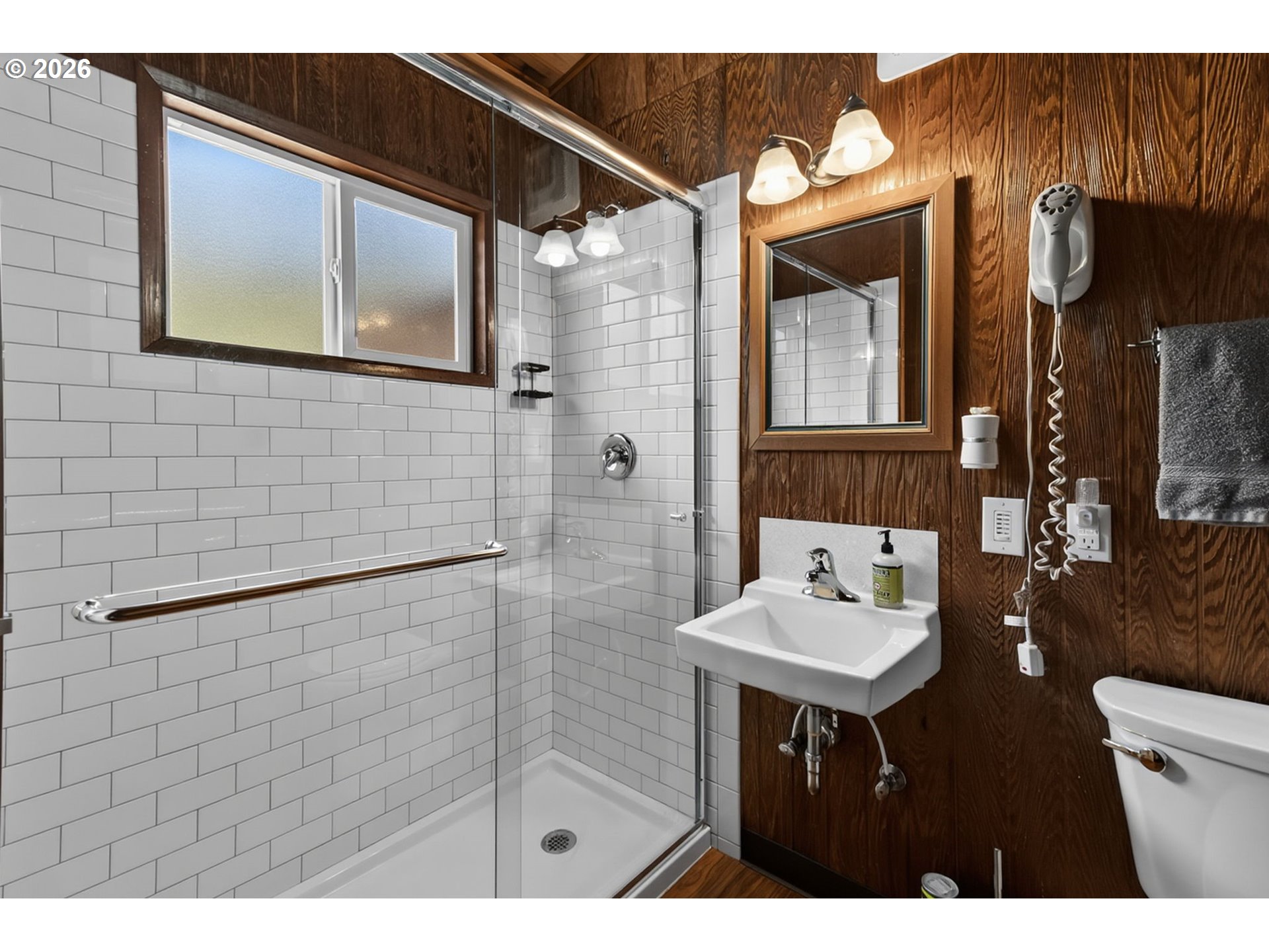 46725 Goodpasture Road Vida, OR 97488 - Photo 27 of 48 a bathroom with a sink and a mirror