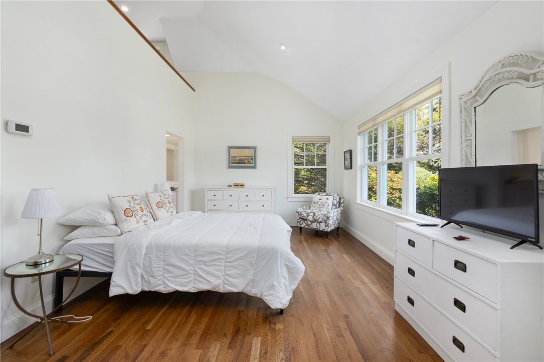 21 Ocean Heights Road Newport, RI 02840 - Photo 14 of 41