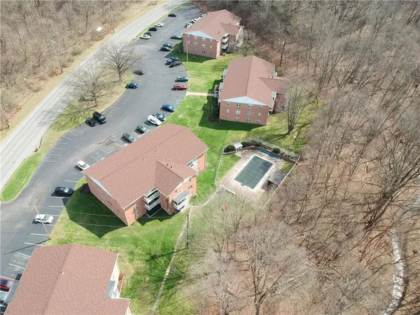 $120,000 | 220 Coraopolis Road, Unit 10, Coraopolis, PA 15108