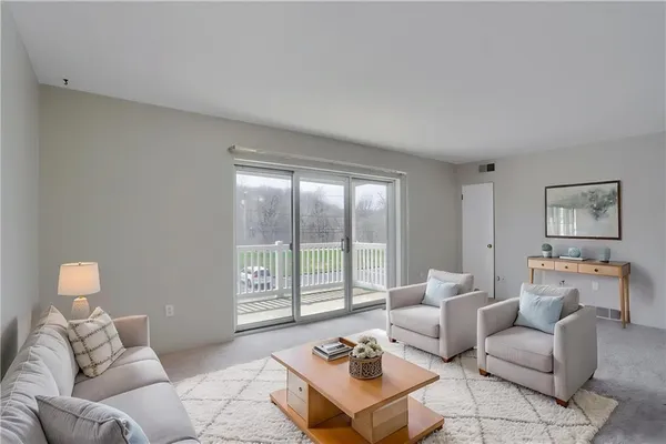 $120,000 | 220 Coraopolis Road, Unit 10, Coraopolis, PA 15108