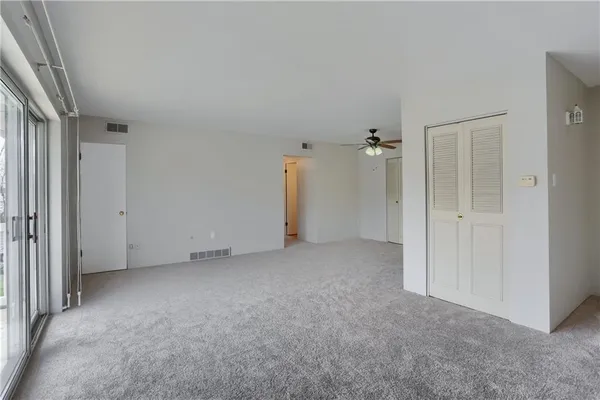 $120,000 | 220 Coraopolis Road, Unit 10, Coraopolis, PA 15108