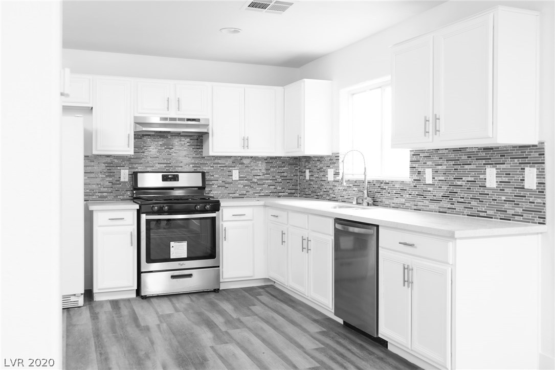 4766 Pinon Pointe Road Las Vegas, NV 89115 - Photo 4 of 20 Gallery Image 4