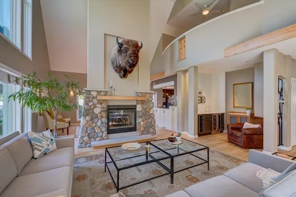 $1,295,000 | 5596 Surrey Lane, Waunakee, WI 53597