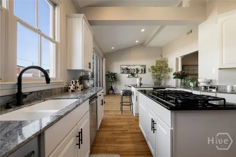 $2,250,000 | 510 East Mc Donough Street, Savannah, GA 31401