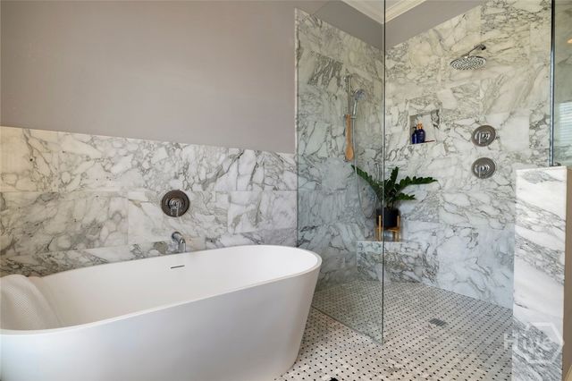 $2,250,000 | 510 East Mc Donough Street, Savannah, GA 31401