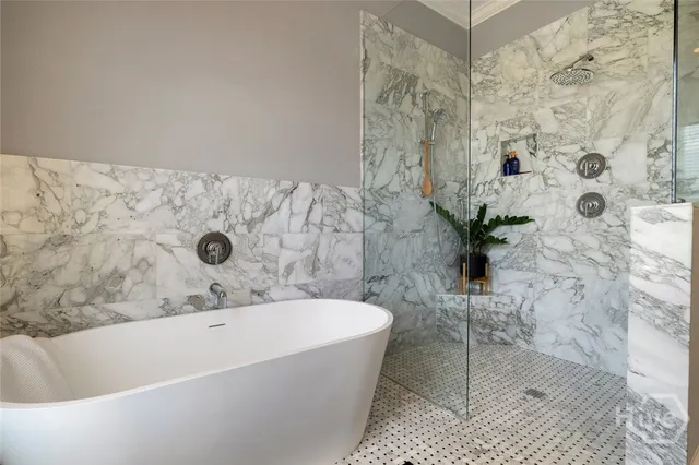 $2,250,000 | 510 East Mc Donough Street, Savannah, GA 31401