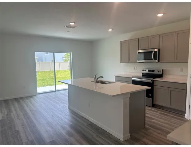 $2,800 | 10588 Farm Hl Avenue, Land O Lakes, FL 34638