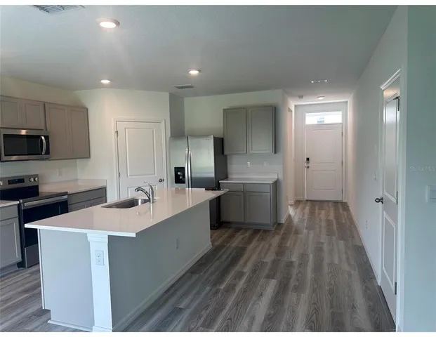 $2,800 | 10588 Farm Hl Avenue, Land O Lakes, FL 34638