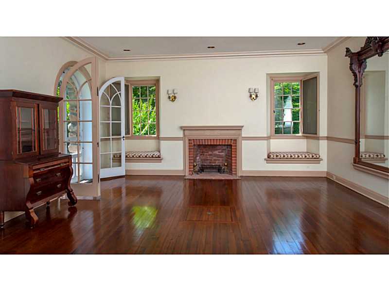 460 Ocean Road Narragansett, RI 02882 - Photo 8 of 23 Den/Family/Great Room.