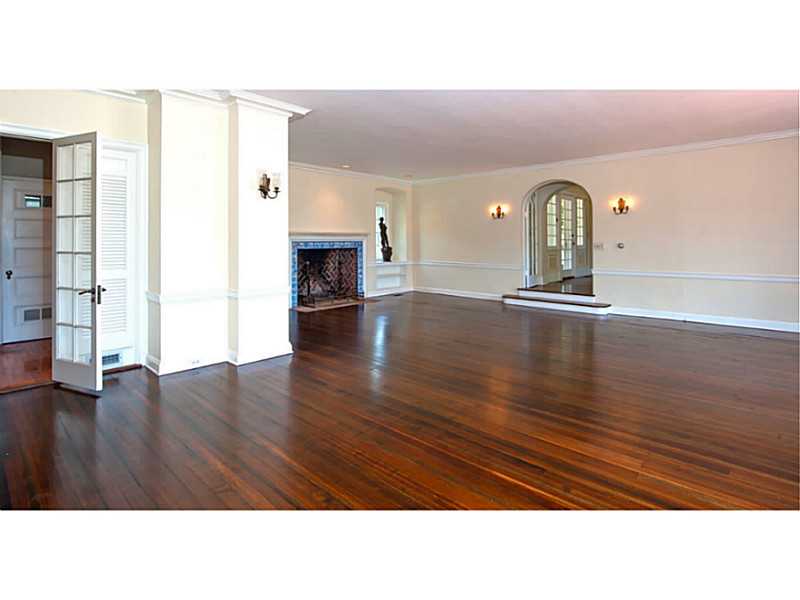 460 Ocean Road Narragansett, RI 02882 - Photo 10 of 23 Living Room.