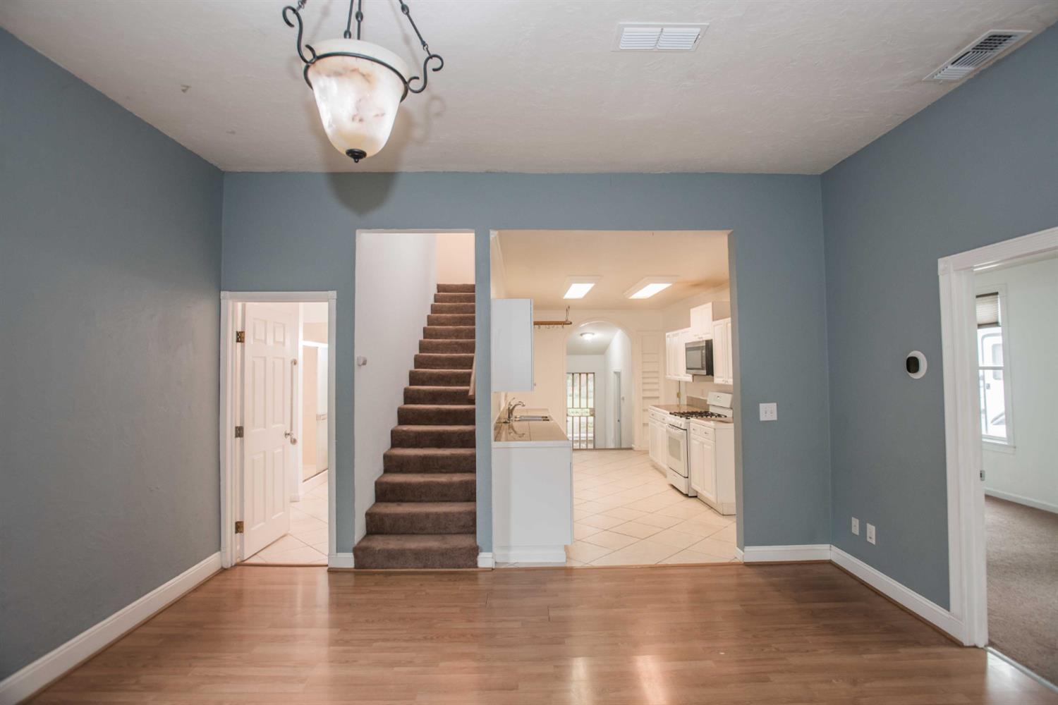 9695 Kent Street Elk Grove, CA 95624 - Photo 11 of 74