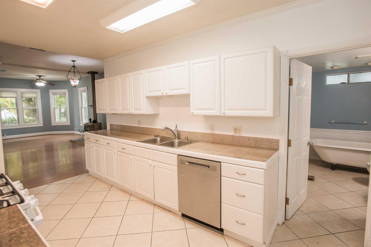 9695 Kent Street Elk Grove, CA 95624 - Photo 21 of 74