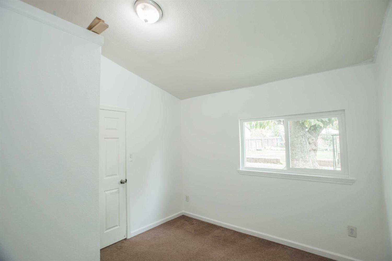 9695 Kent Street Elk Grove, CA 95624 - Photo 32 of 74