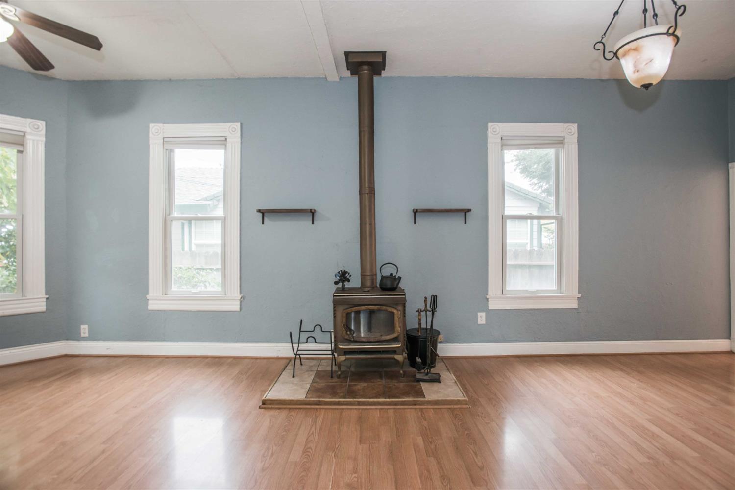 9695 Kent Street Elk Grove, CA 95624 - Photo 7 of 74