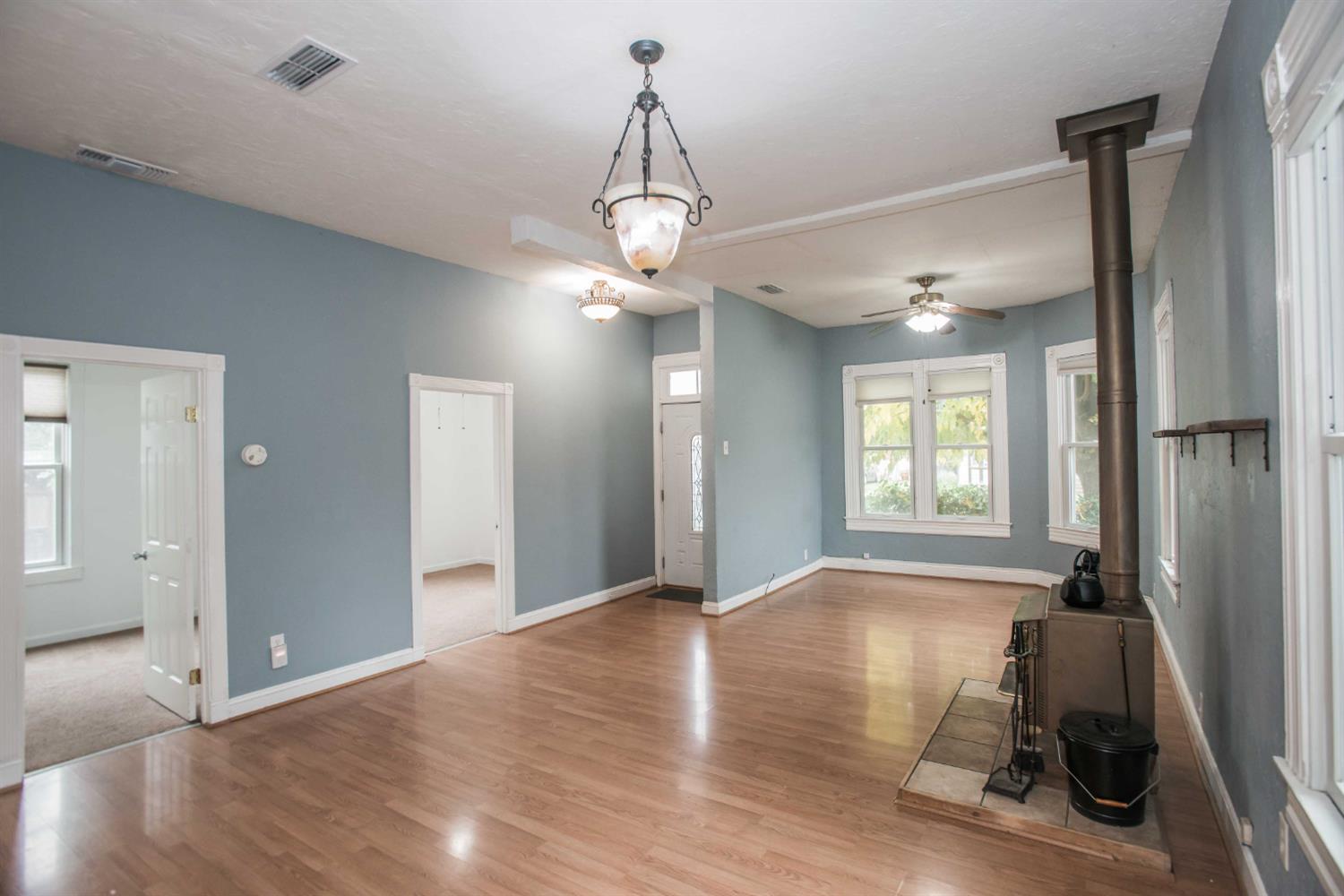 9695 Kent Street Elk Grove, CA 95624 - Photo 8 of 74