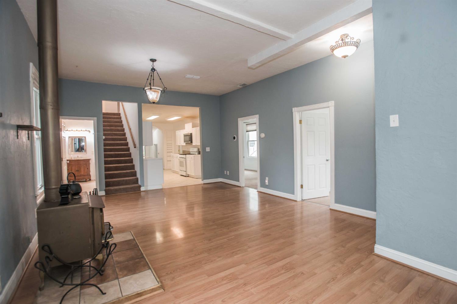 9695 Kent Street Elk Grove, CA 95624 - Photo 10 of 74