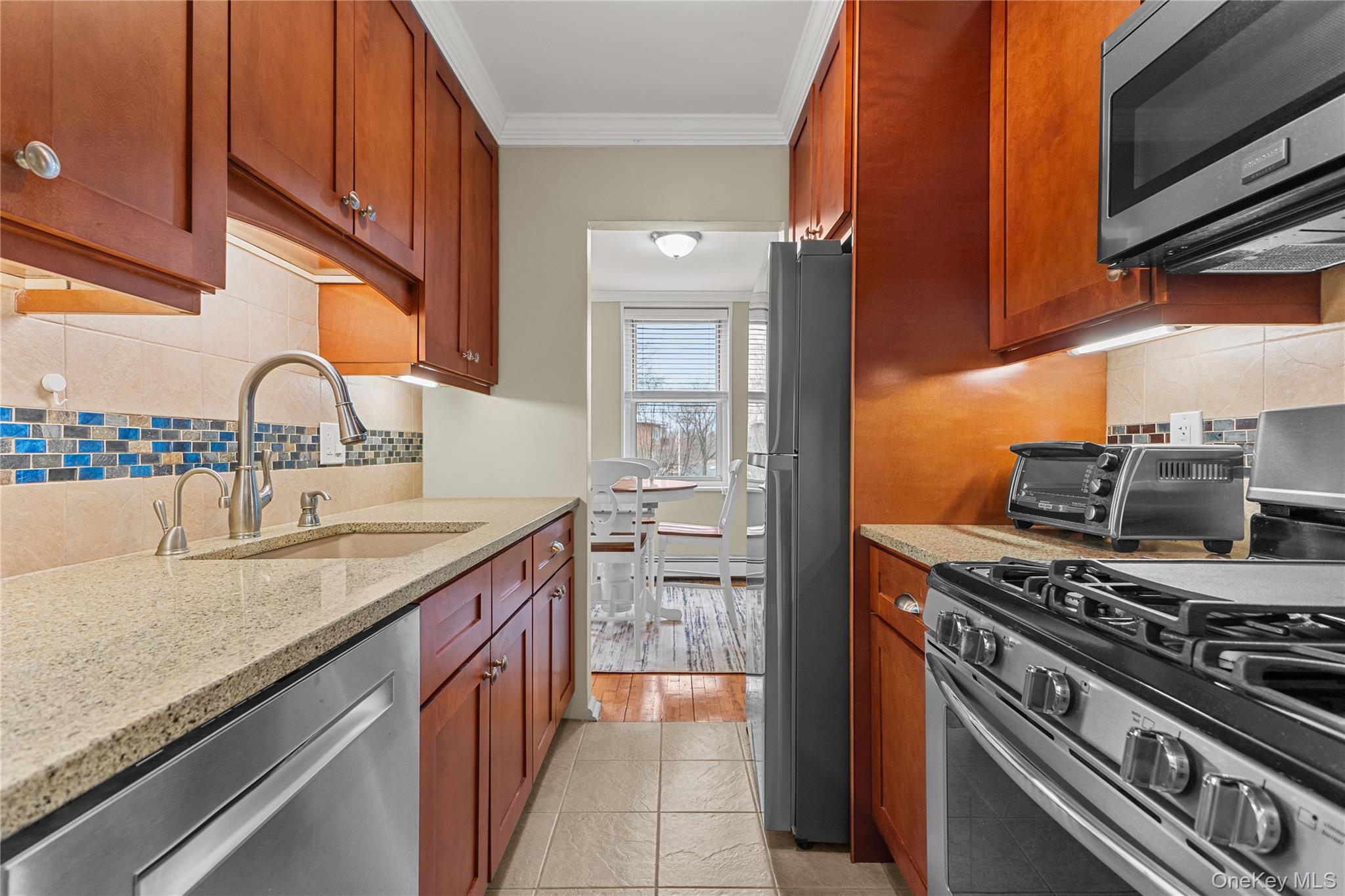 185 South Middle Neck Road, Unit 1P Great Neck, NY 11021 - Photo 5 of 16