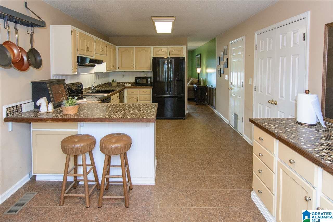 8541 Rockhampton Street Leeds, AL 35094 - Photo 5 of 44