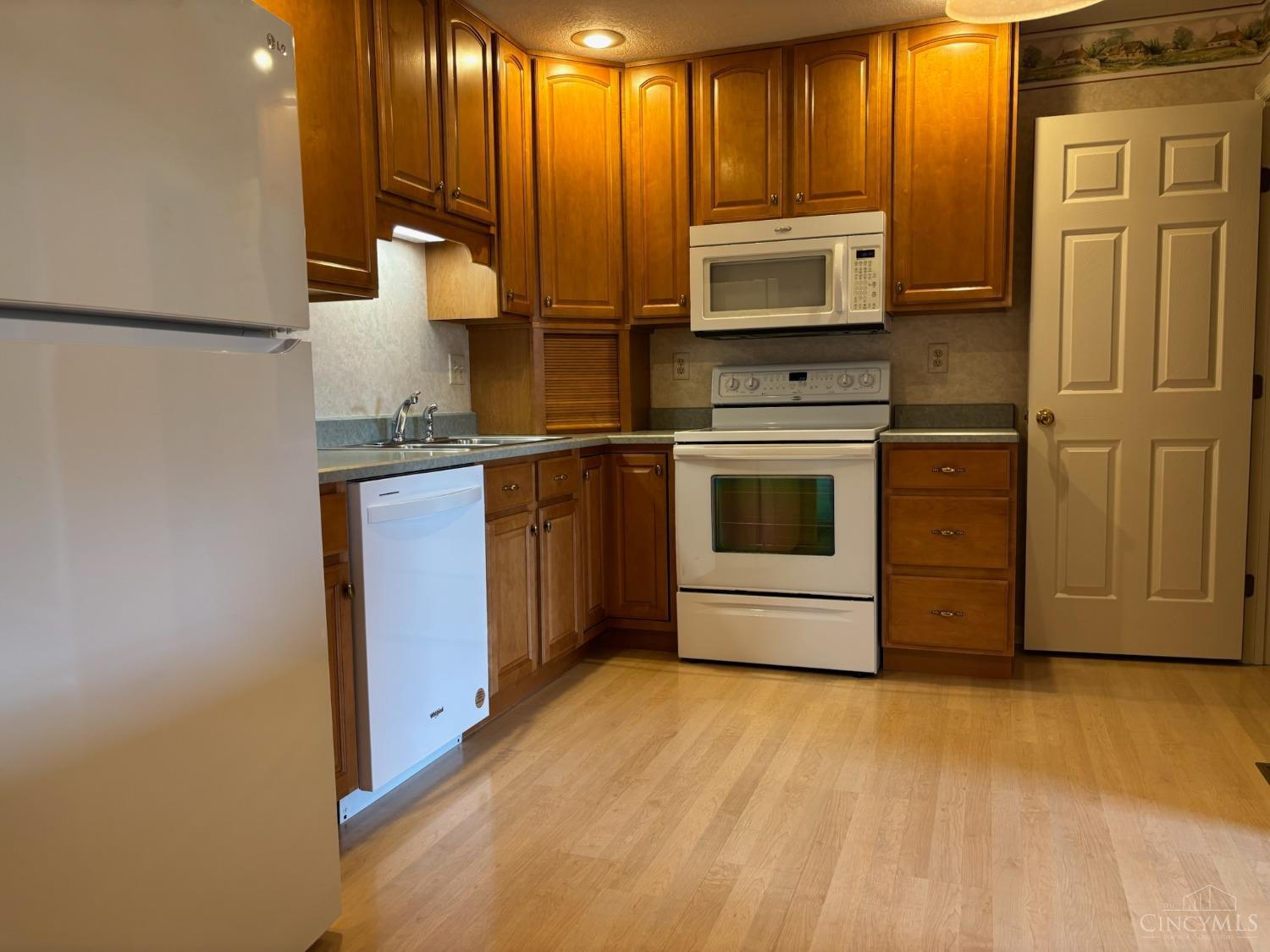 3693 Galbraith Road, Unit 45 Cincinnati, OH 45247 - Photo 5 of 28