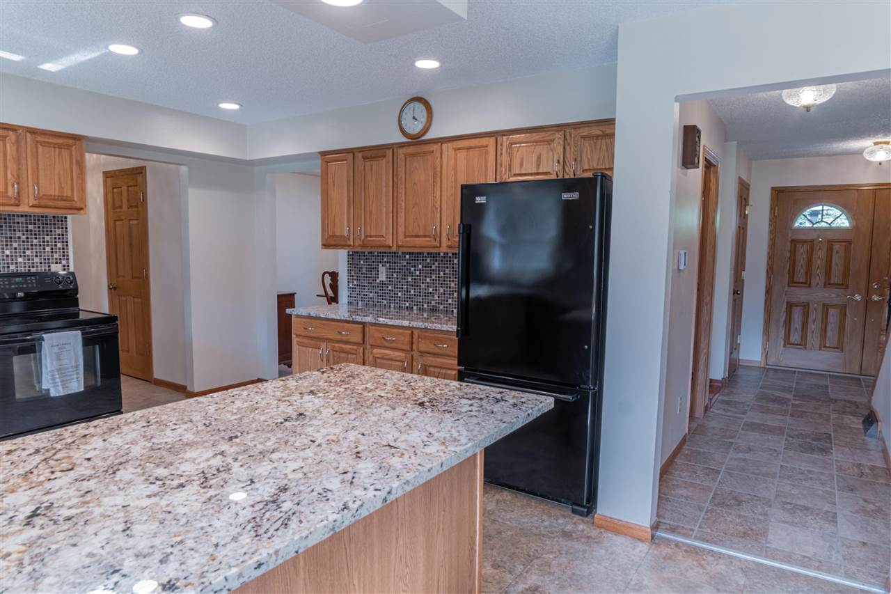 1498 High Country Road Coralville, IA 52241 - Photo 8 of 50 Gallery Image 8