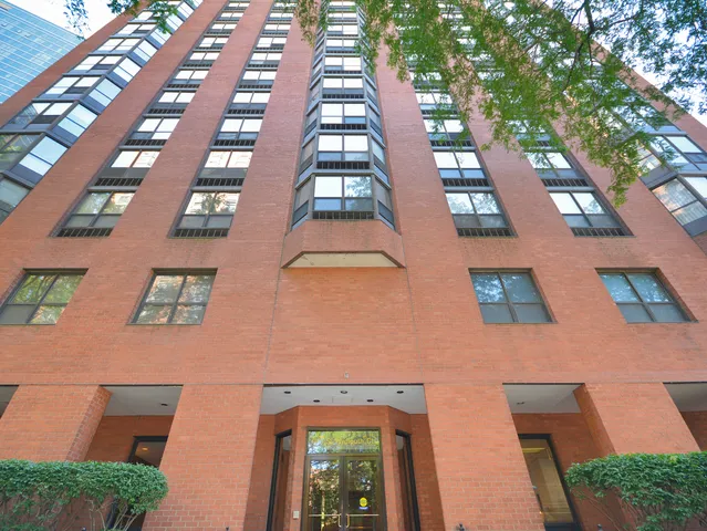 $2,850 | 901 South Plymouth Court, Unit 402, Chicago, IL 60605