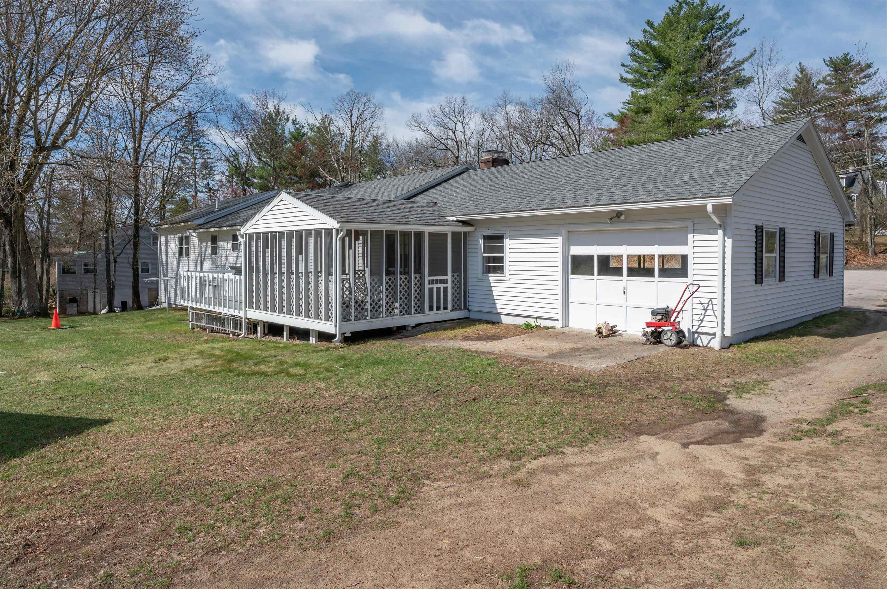 422 Main Dunstable Road Nashua, NH 03062 - Photo 2 of 39