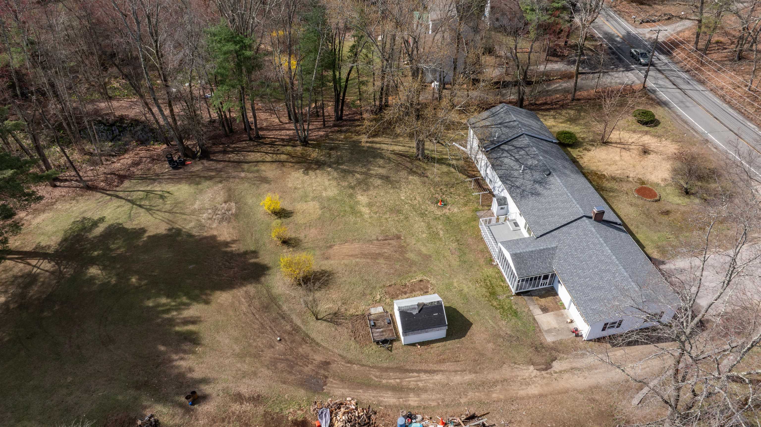 422 Main Dunstable Road Nashua, NH 03062 - Photo 3 of 39