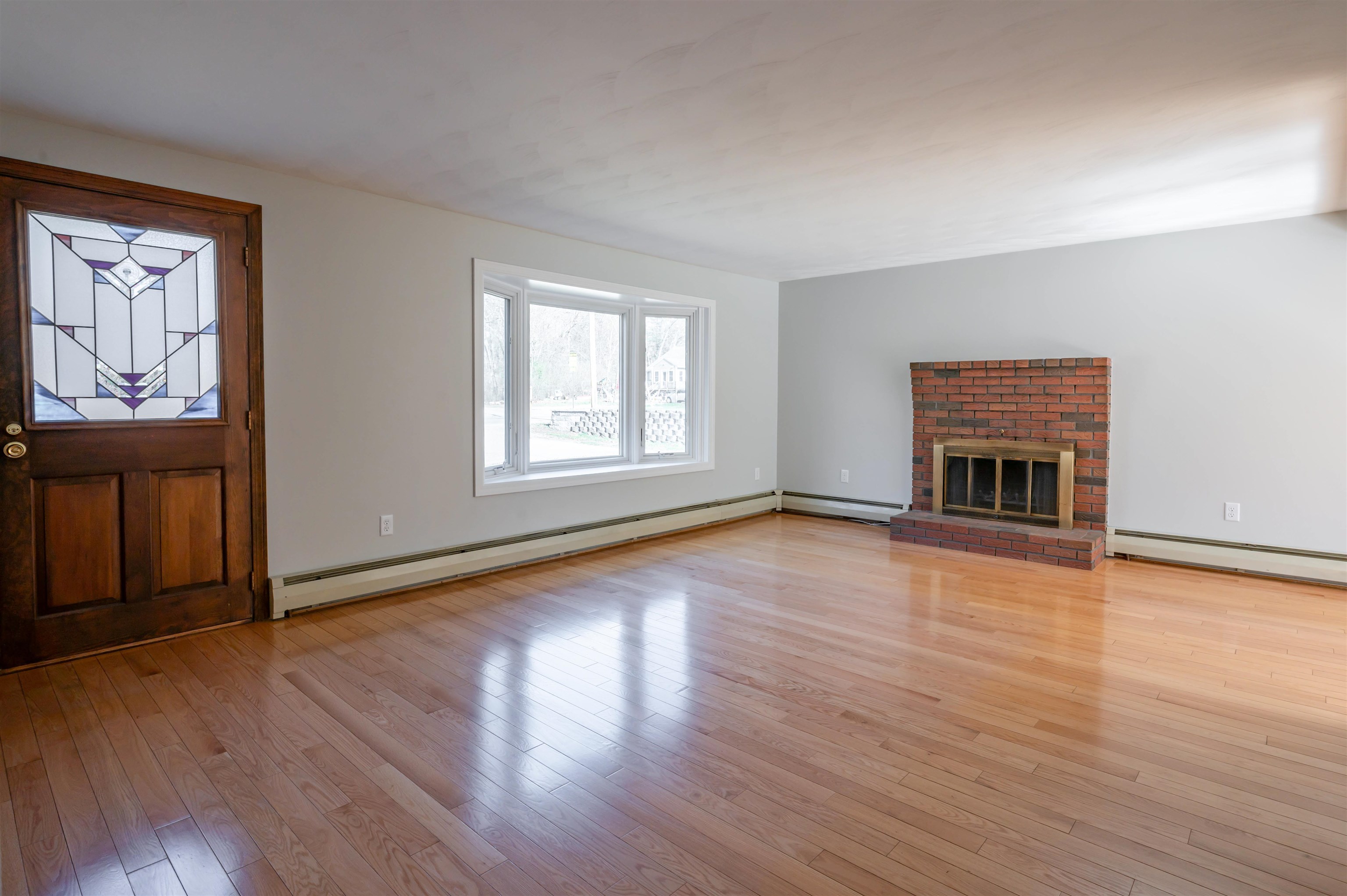 422 Main Dunstable Road Nashua, NH 03062 - Photo 6 of 39