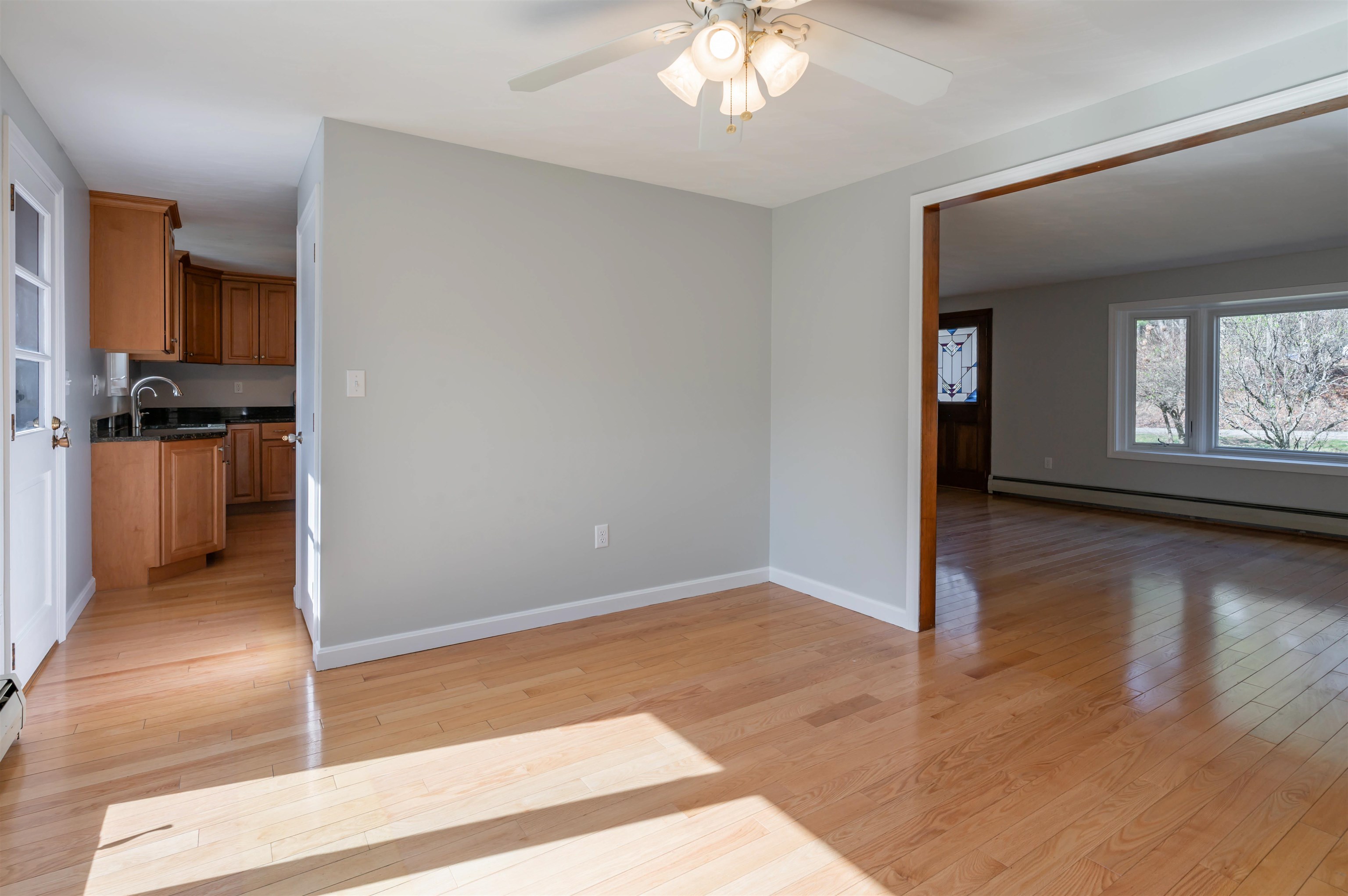 422 Main Dunstable Road Nashua, NH 03062 - Photo 10 of 39