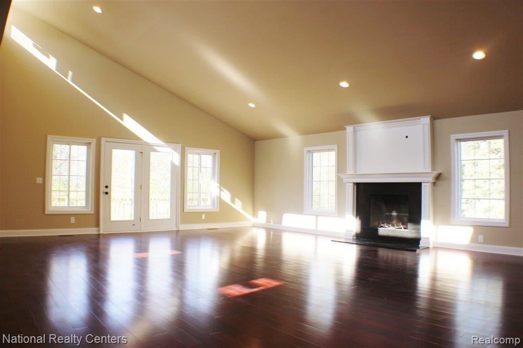 962 Dowling Road Bloomfield Hills, MI 48304 - Photo 2 of 8 great room.jpg