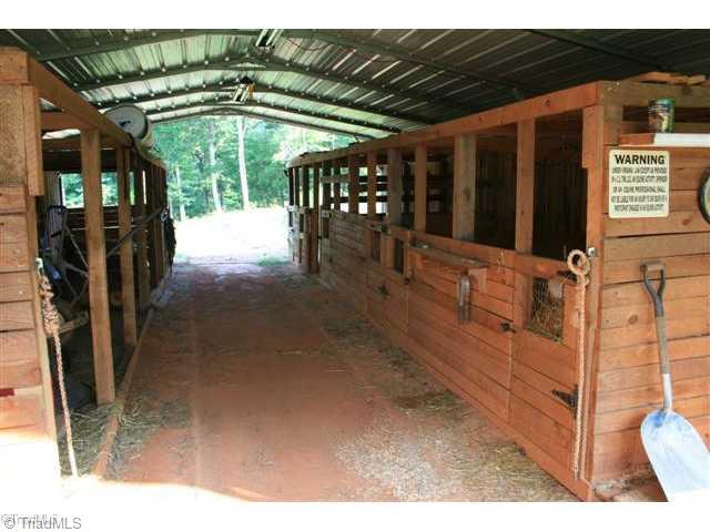 240 Spring Valley Road Stuart, VA 24171 - Photo 10 of 16 Stable/Barn.