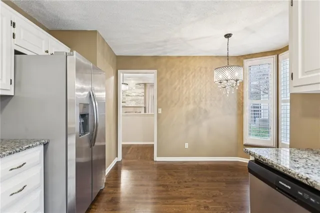 $410,000 | 6712 West 126th Court, Overland Park, KS 66209