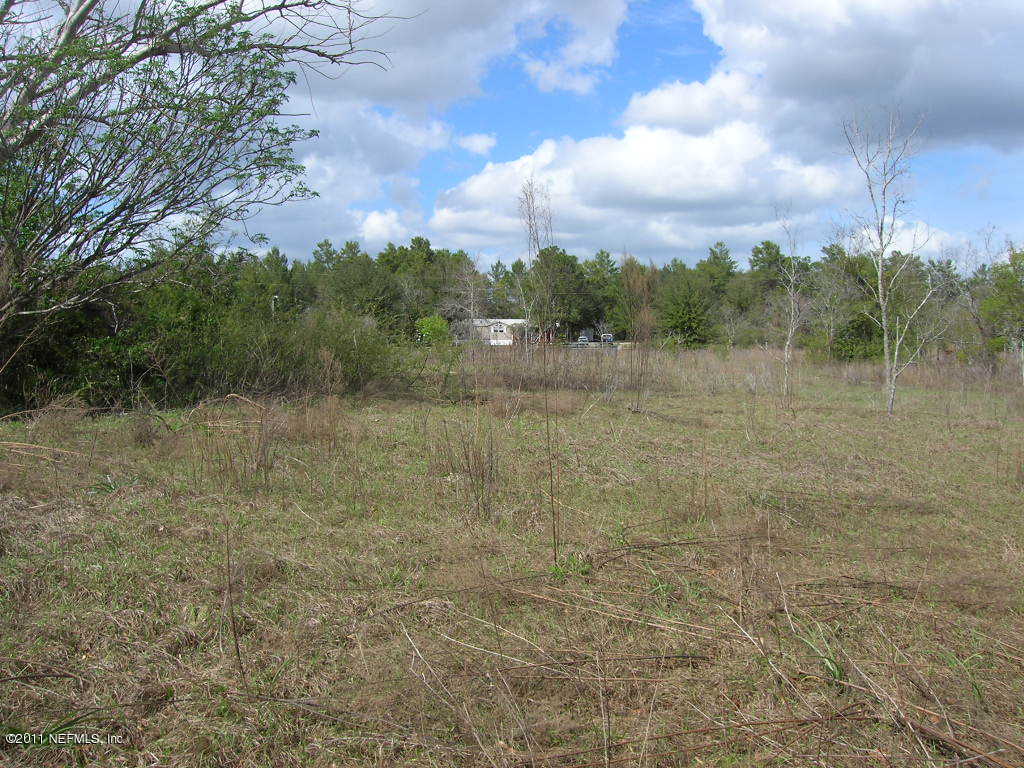 137 Penny Acres Road Welaka, FL 32112 - Photo 2 of 12 from mobile to road
