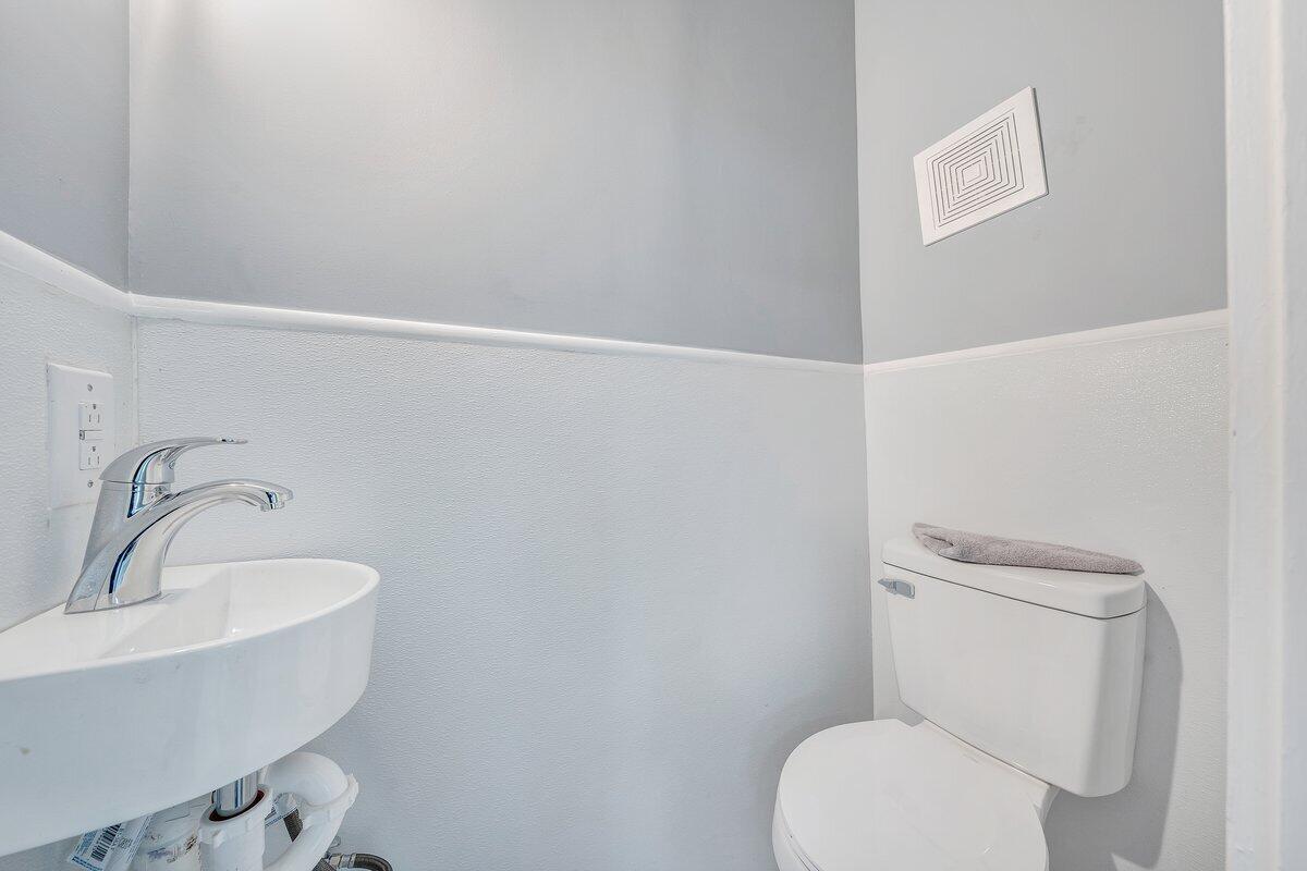 809 Rutherford Avenue Northwest Roanoke, VA 24016 - Photo 16 of 25 MIB00282